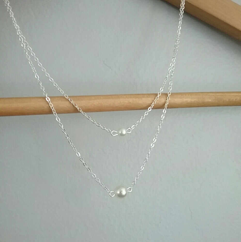 💕4/$25💕Double Layer Silver Pearl Necklace - Picture 4 of 8